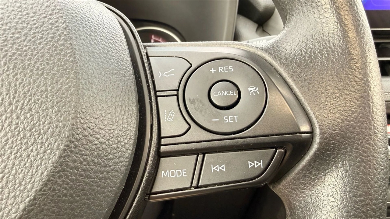 Toyota RAV4 XLE AWD 2025