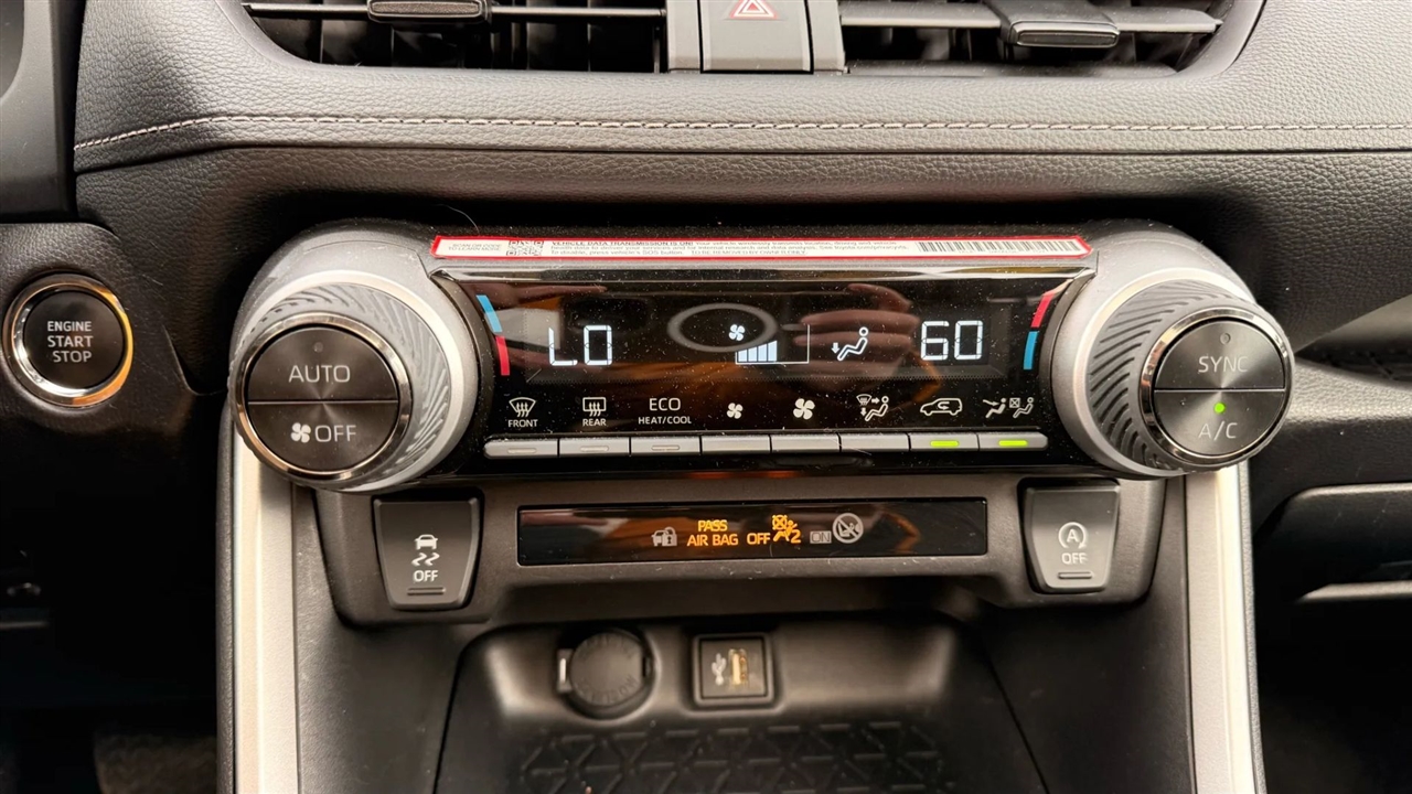 Toyota RAV4 XLE AWD 2025