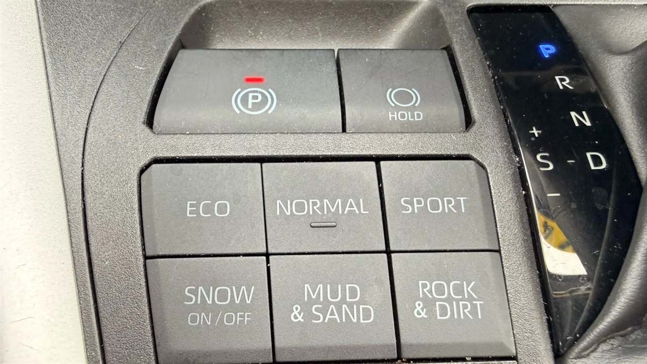 Toyota RAV4 XLE AWD 2025