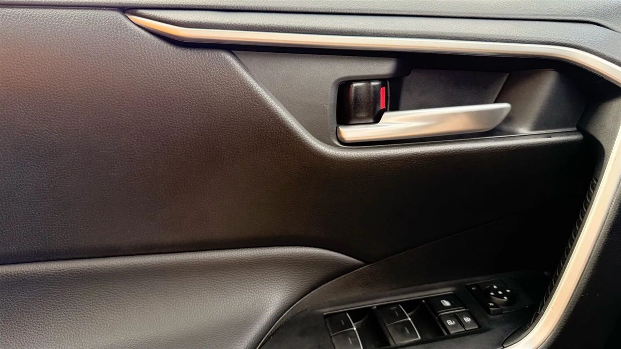 Toyota RAV4 XLE AWD 2025