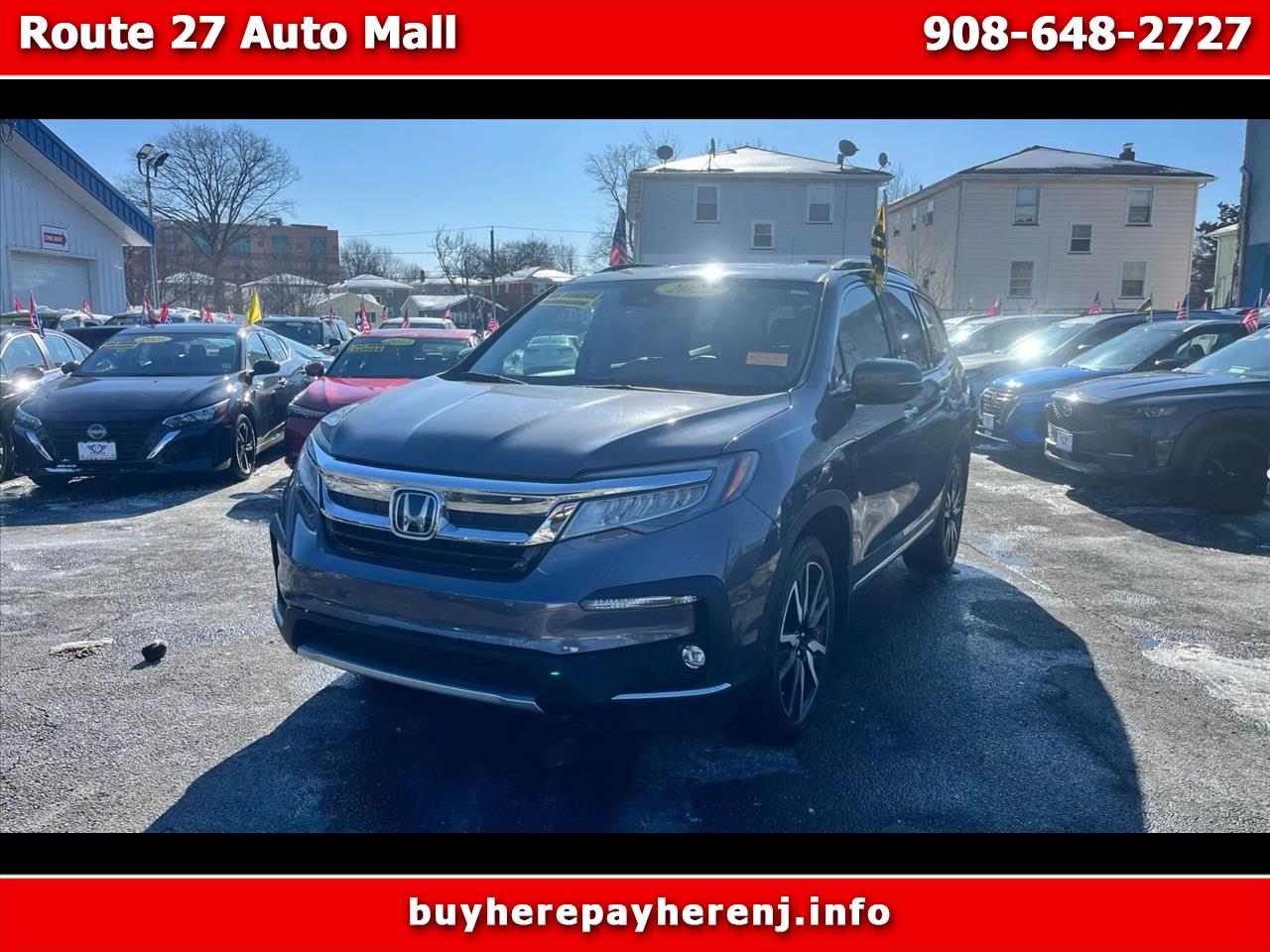 2022 Honda Pilot Touring w/Rear Captains Chairs