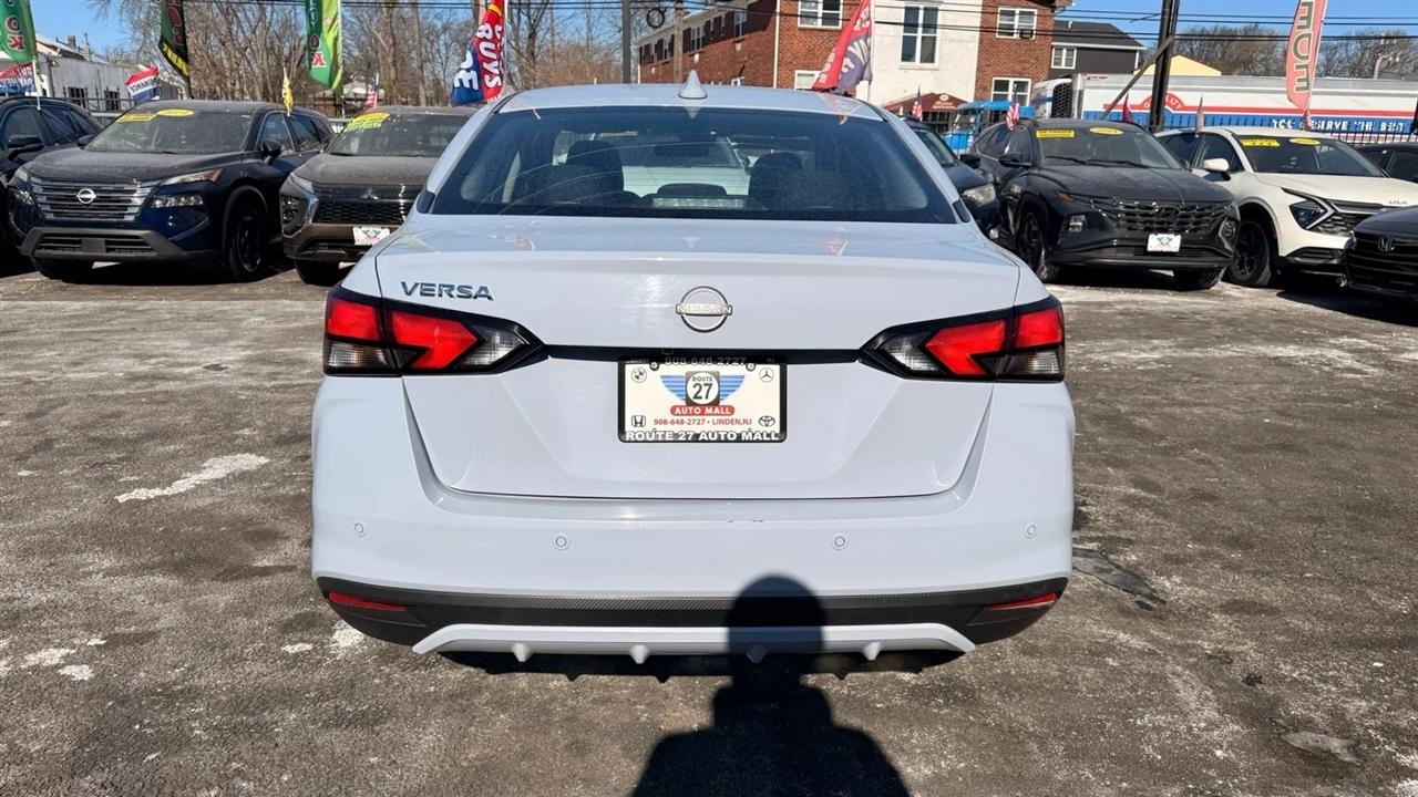 Nissan Versa SV 2025