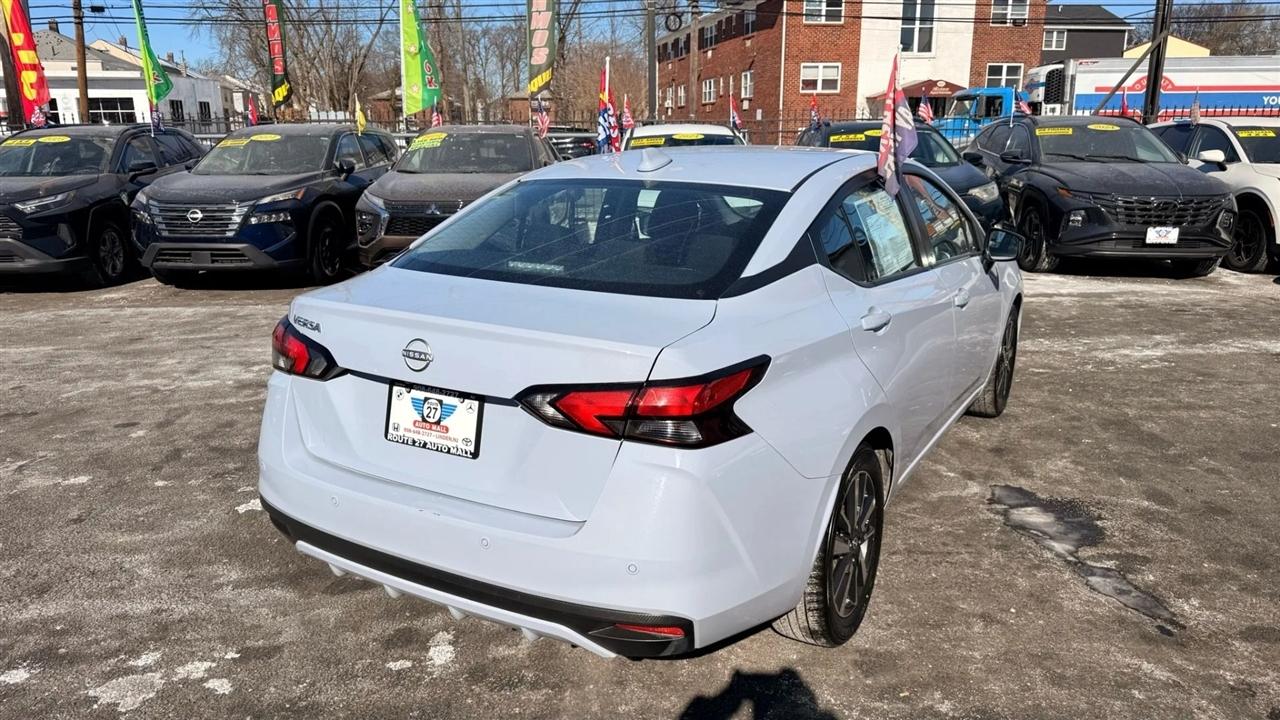 Nissan Versa SV 2025