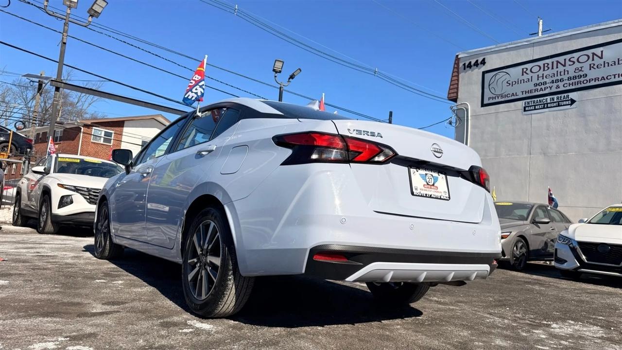 Nissan Versa SV 2025