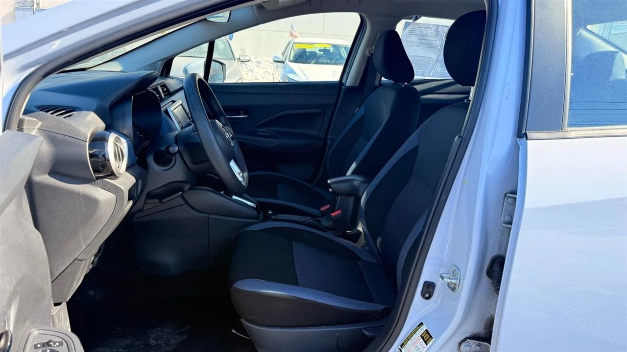 Nissan Versa SV 2025