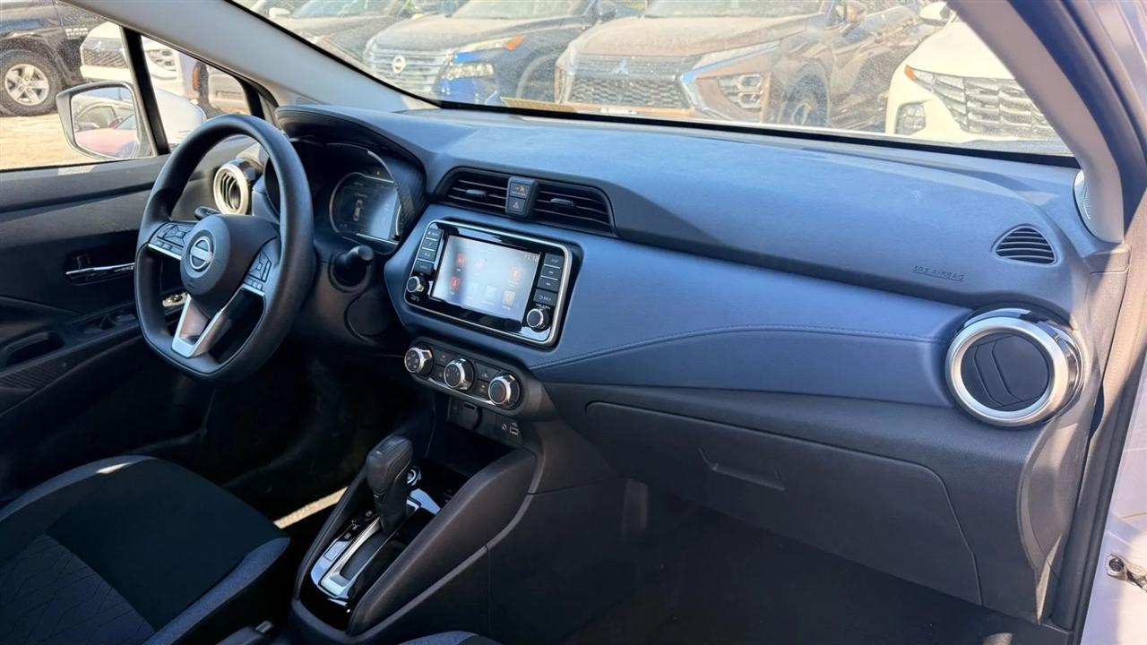Nissan Versa SV 2025