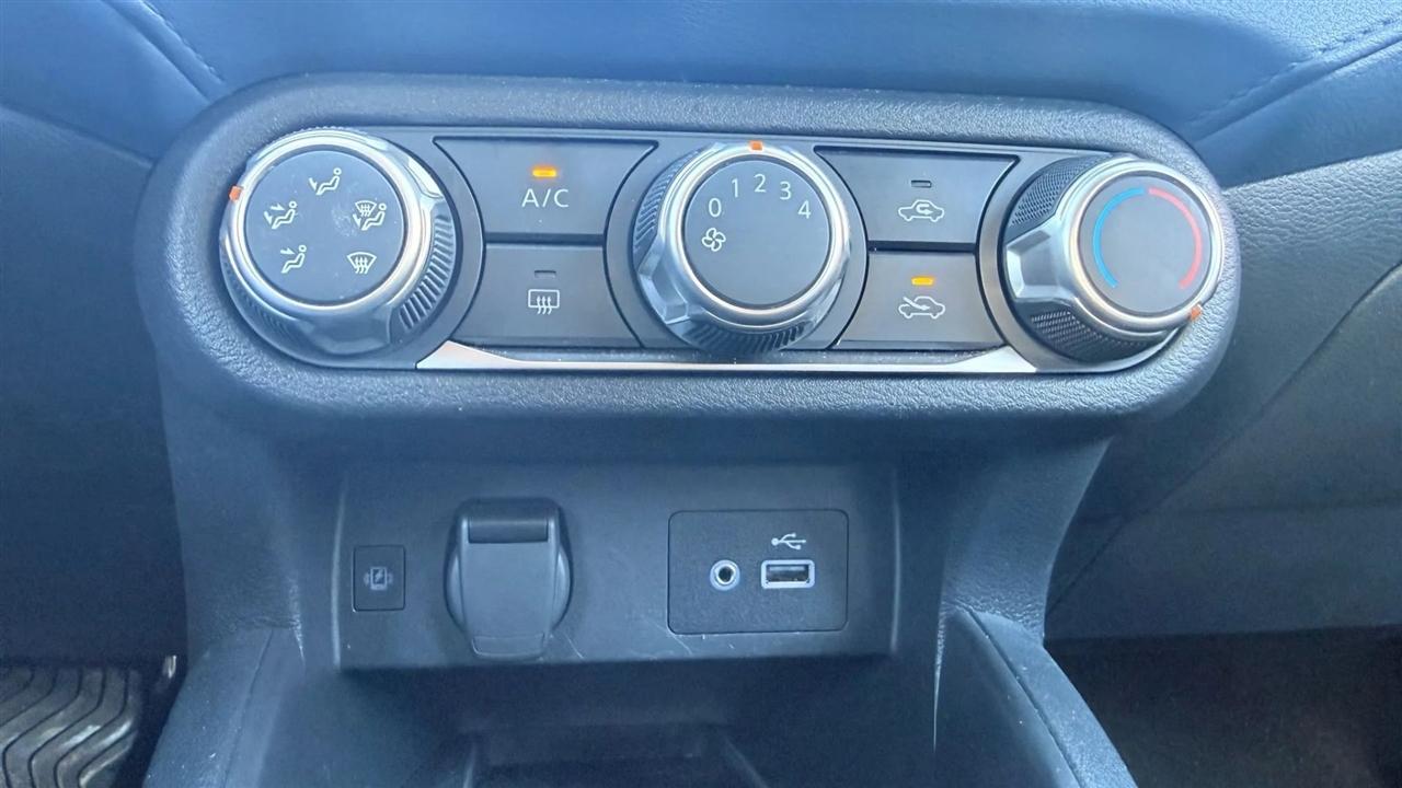 Nissan Versa SV 2025