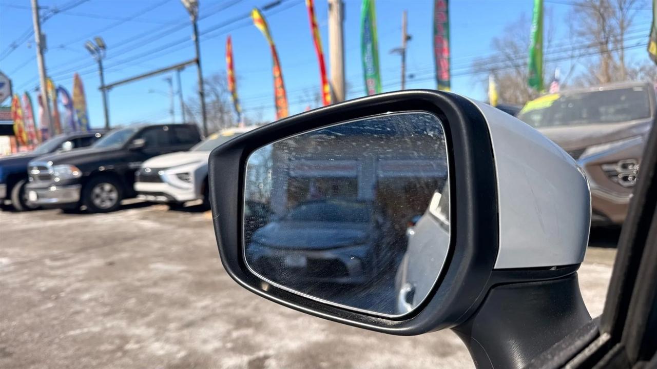 Nissan Versa SV 2025