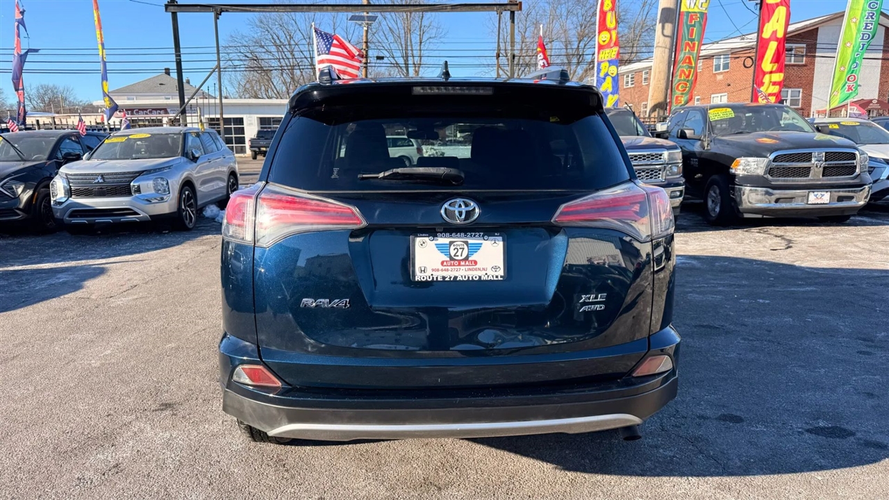Toyota RAV4 XLE AWD 2017