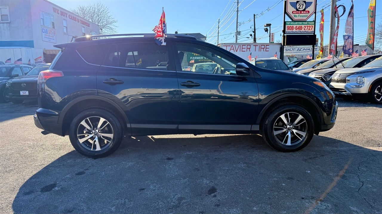 Toyota RAV4 XLE AWD 2017