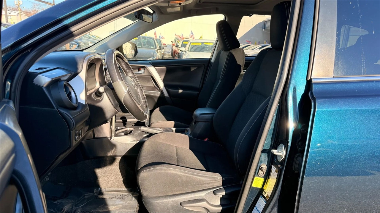 Toyota RAV4 XLE AWD 2017