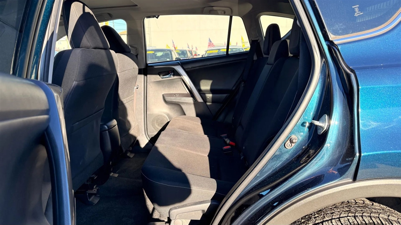 Toyota RAV4 XLE AWD 2017