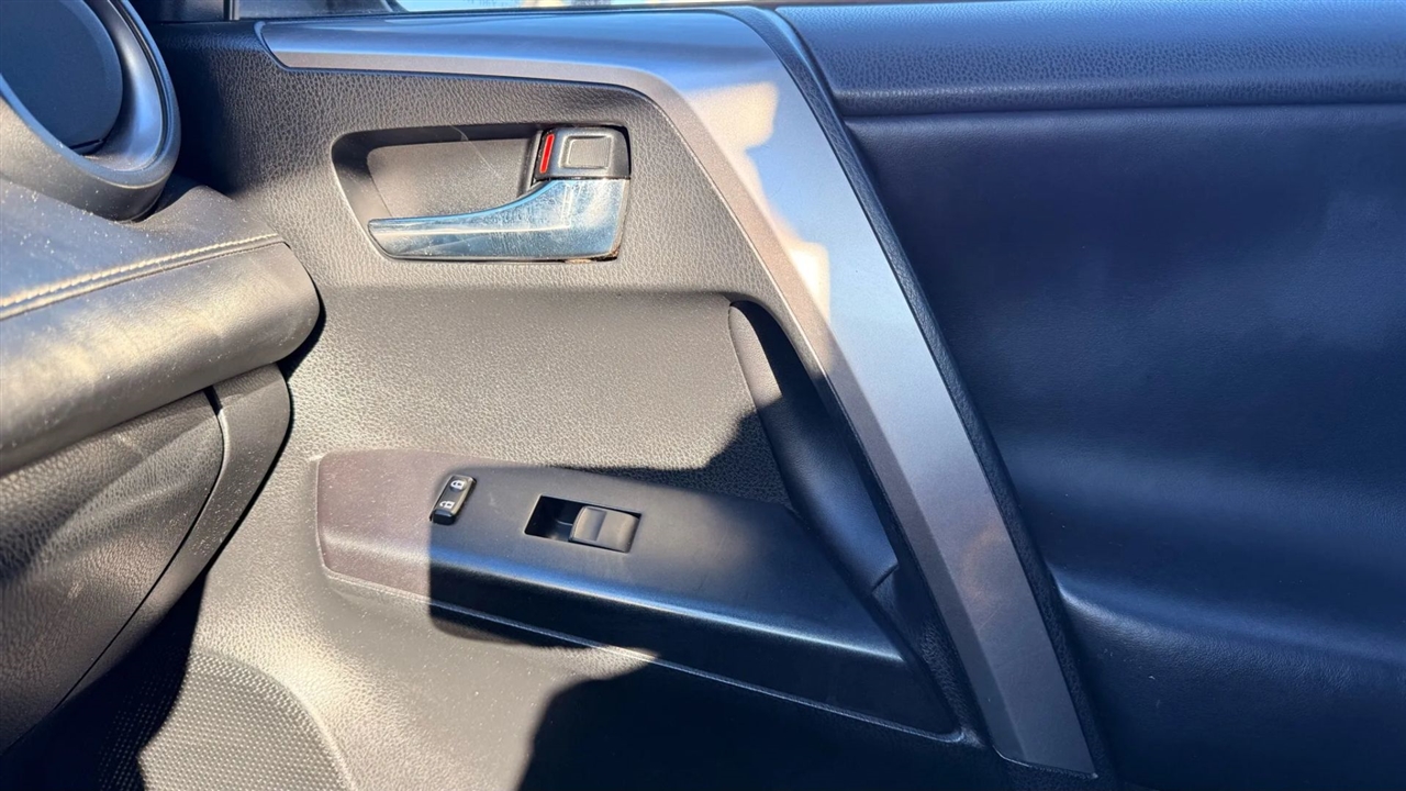 Toyota RAV4 XLE AWD 2017