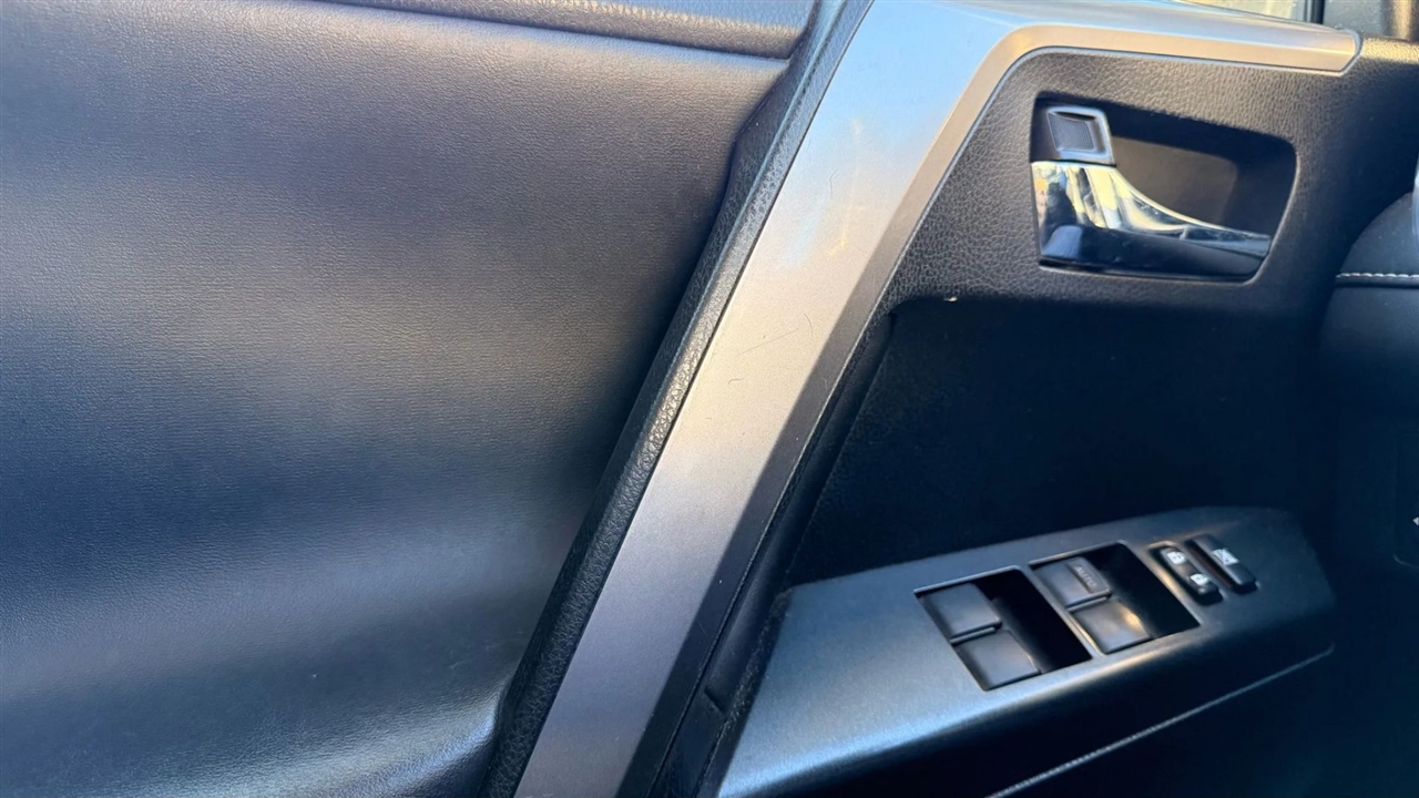 Toyota RAV4 XLE AWD 2017