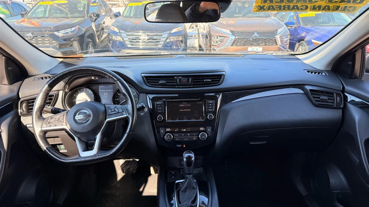 Nissan Rogue Sport SV AWD 2021