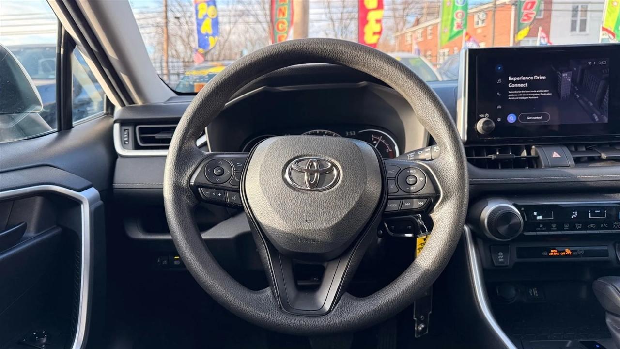Toyota RAV4 LE 2024