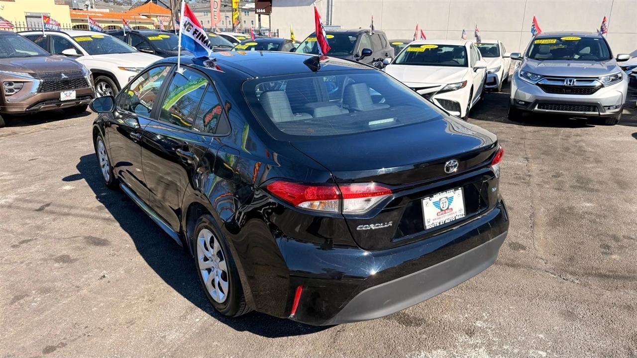 Toyota Corolla LE 2024