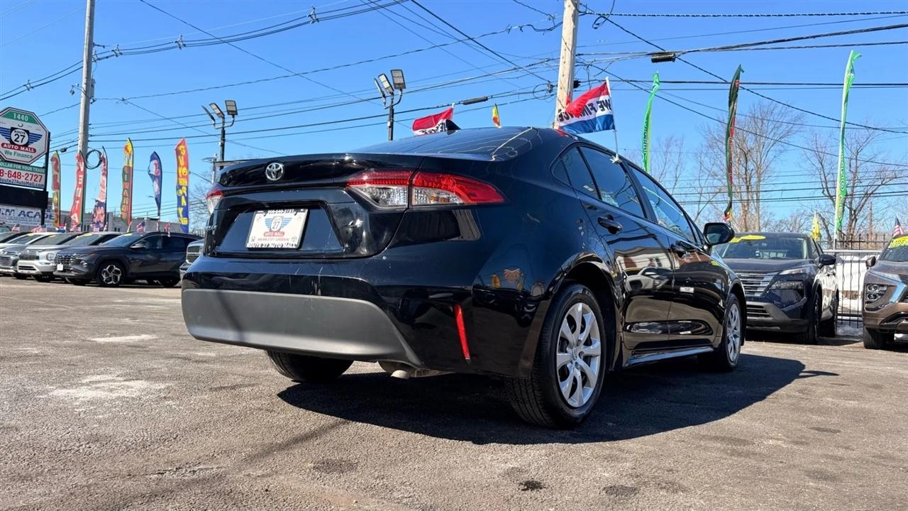 Toyota Corolla LE 2024