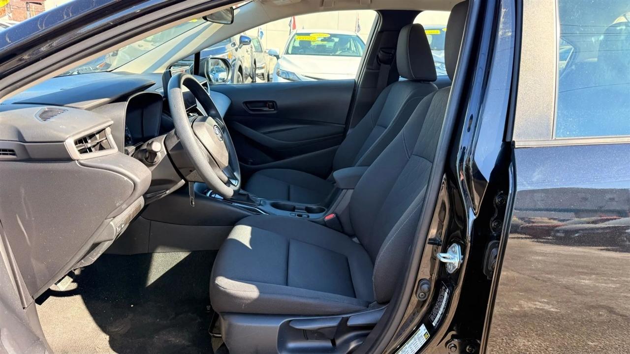 Toyota Corolla LE 2024