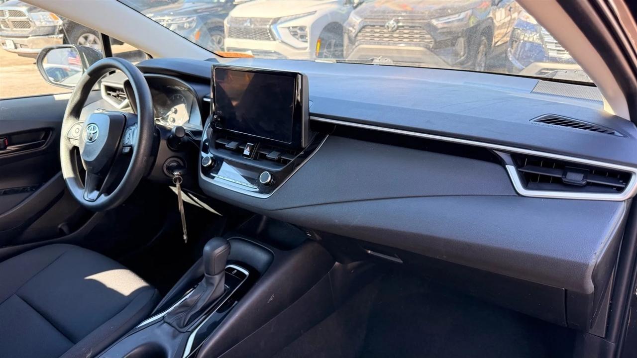 Toyota Corolla LE 2024