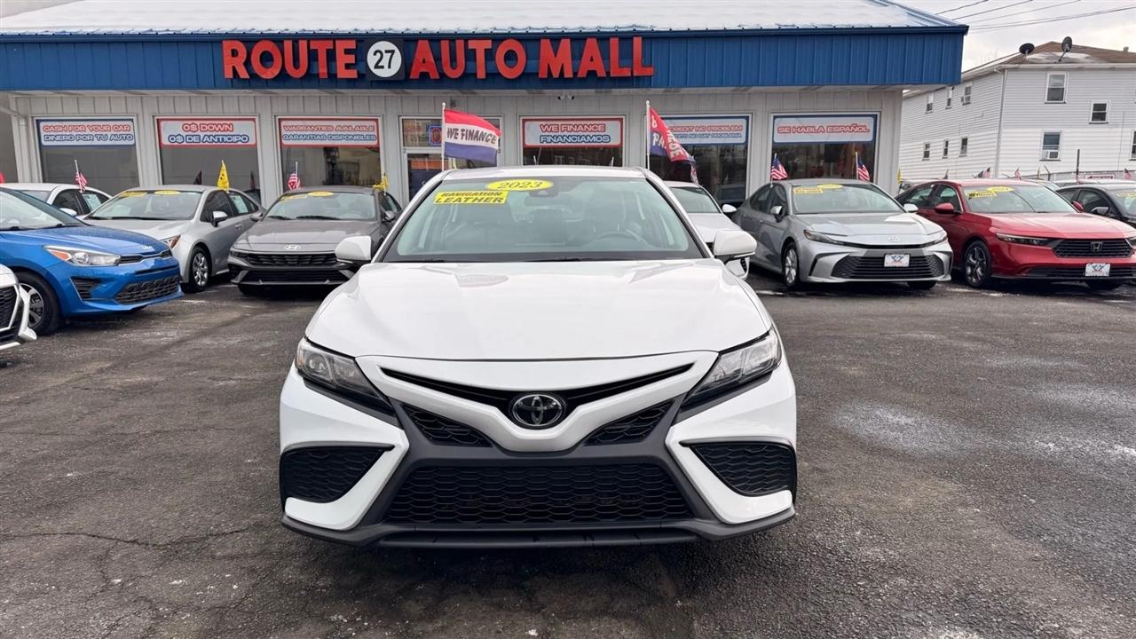 Toyota Camry SE 2023