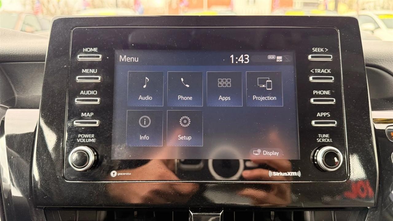 Toyota Camry SE 2023