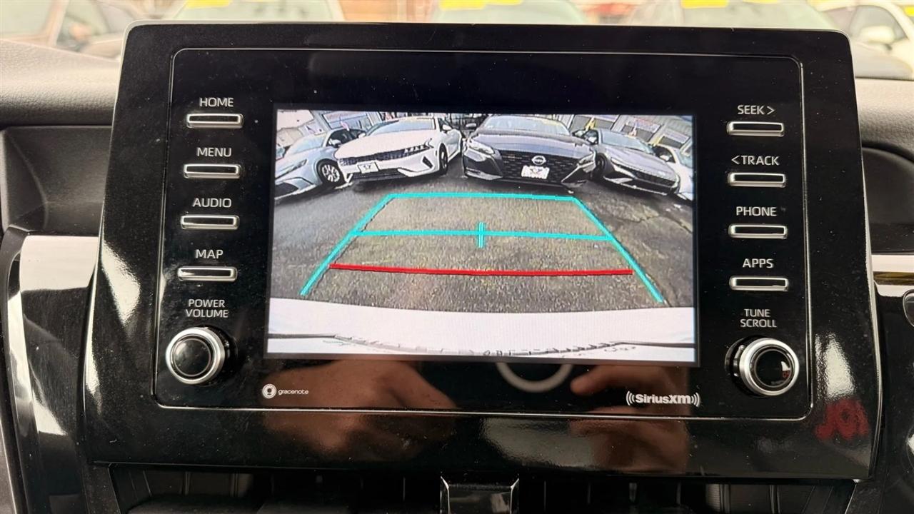 Toyota Camry SE 2023