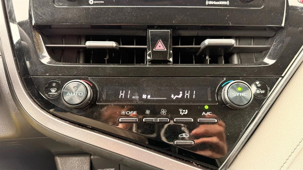 Toyota Camry SE 2023