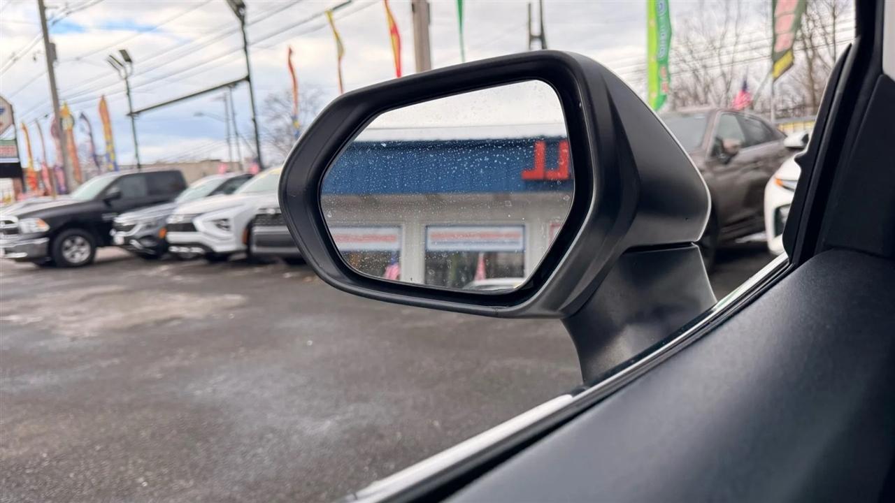 Toyota Camry SE 2023