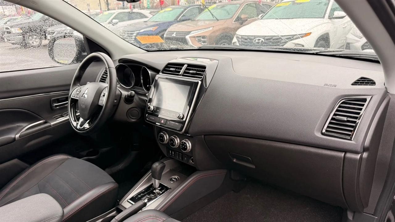 Mitsubishi Outlander Sport 2.0 ES 4WD 2024