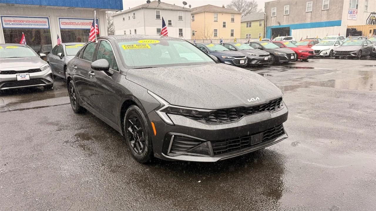 Kia K5 LXS 2025