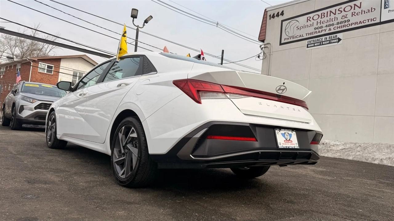 Hyundai Elantra SEL Convenience 2025