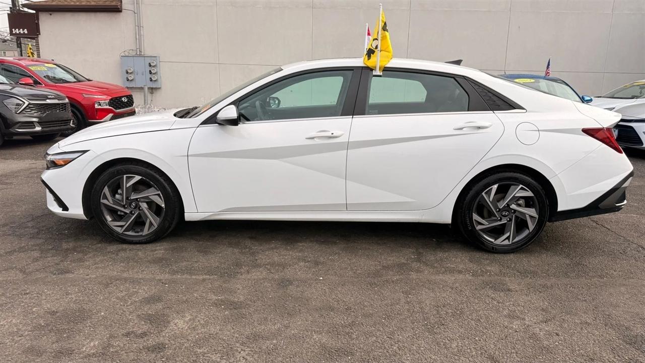 Hyundai Elantra SEL Convenience 2025