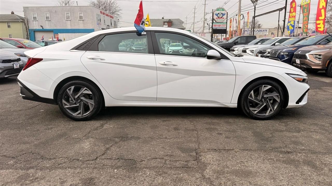 Hyundai Elantra SEL Convenience 2025