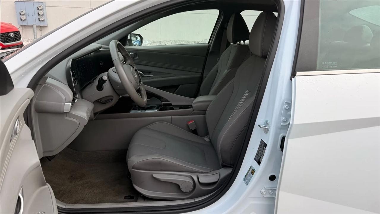 Hyundai Elantra SEL Convenience 2025