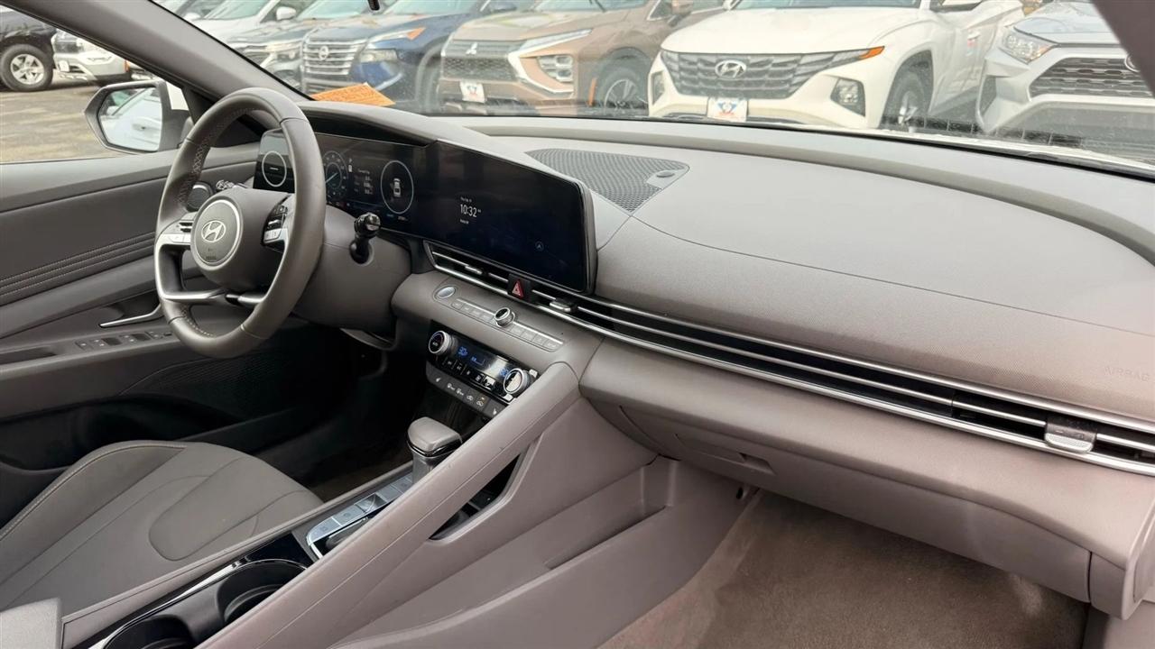 Hyundai Elantra SEL Convenience 2025