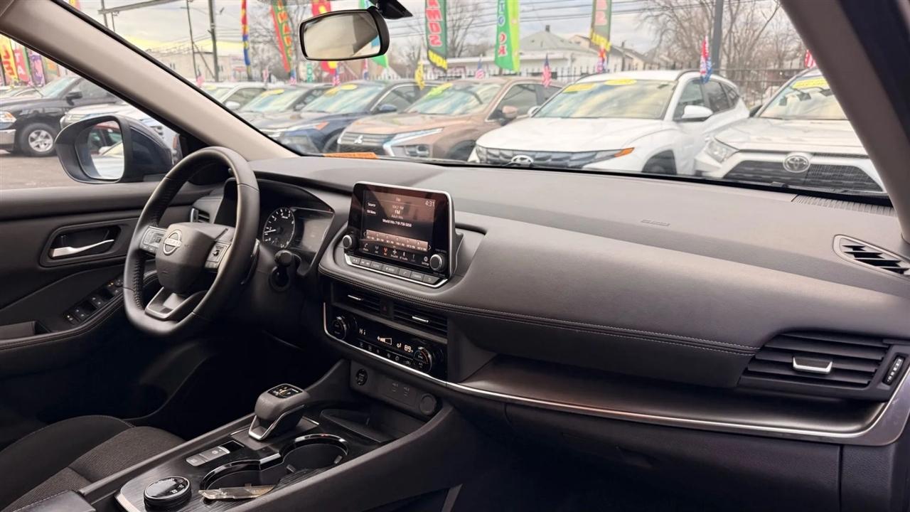 Nissan Rogue SV AWD 2025