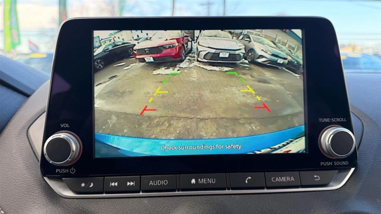 Nissan Sentra SV 2025