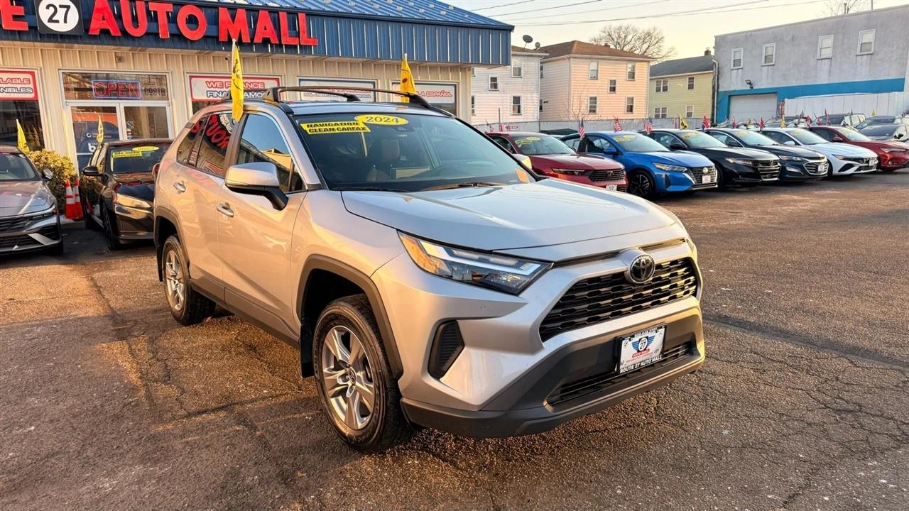 Toyota RAV4 XLE 2024