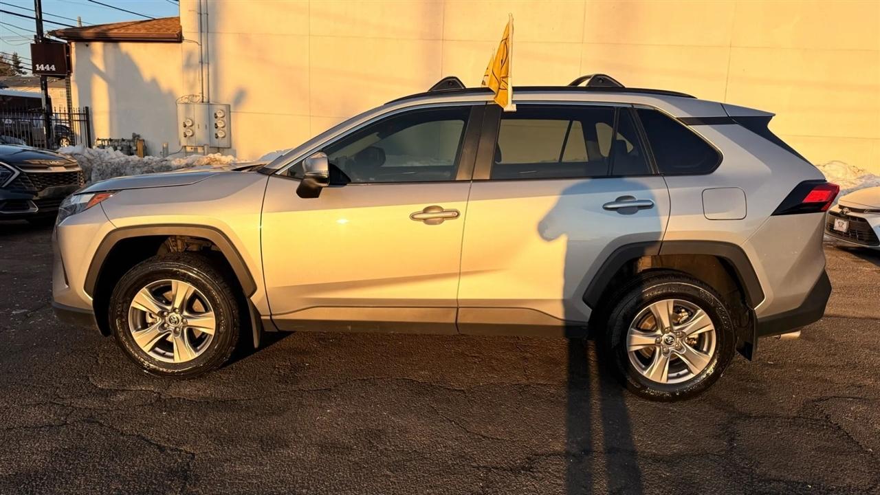 Toyota RAV4 XLE 2024