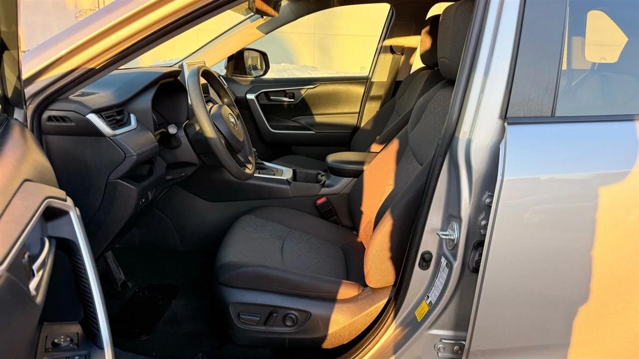 Toyota RAV4 XLE 2024