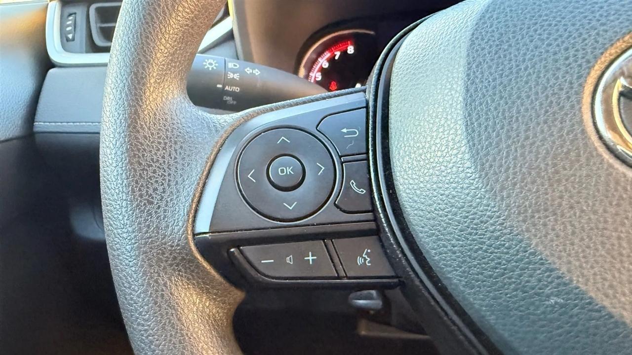 Toyota RAV4 XLE 2024