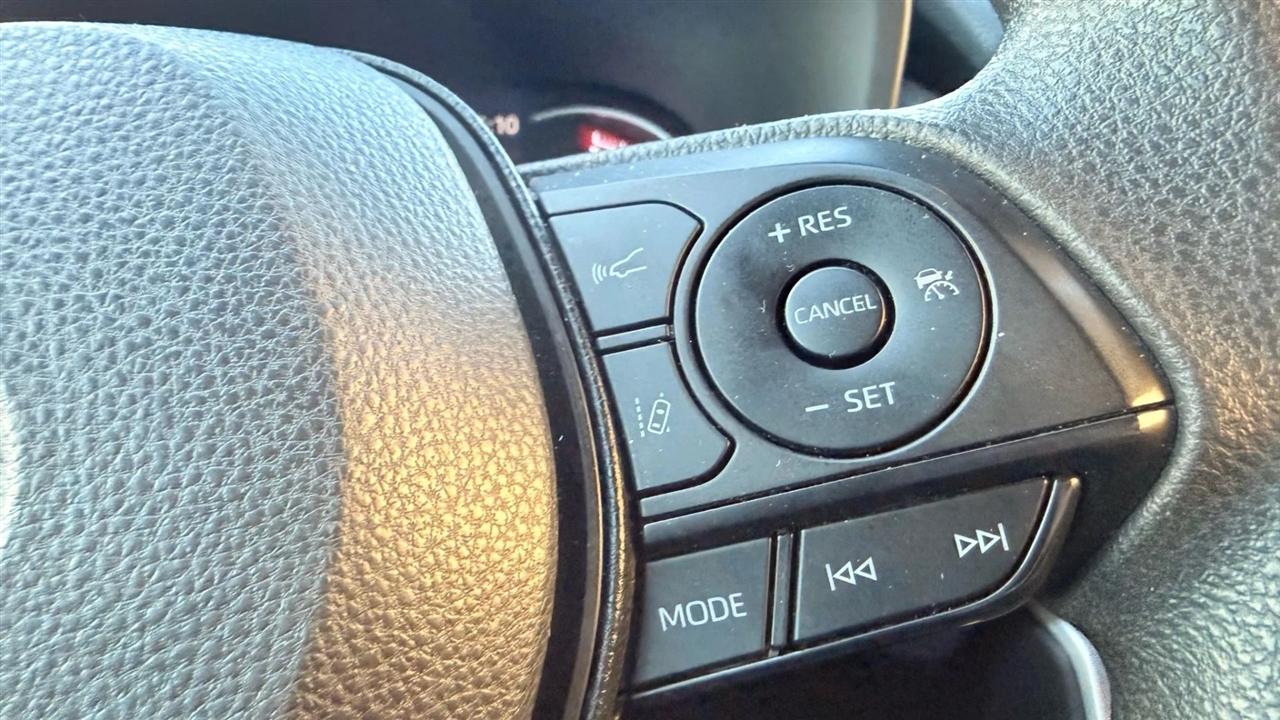 Toyota RAV4 XLE 2024