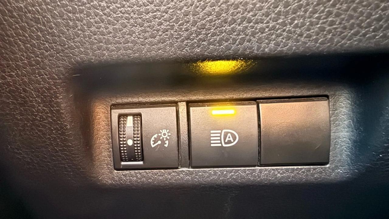 Toyota RAV4 XLE 2024