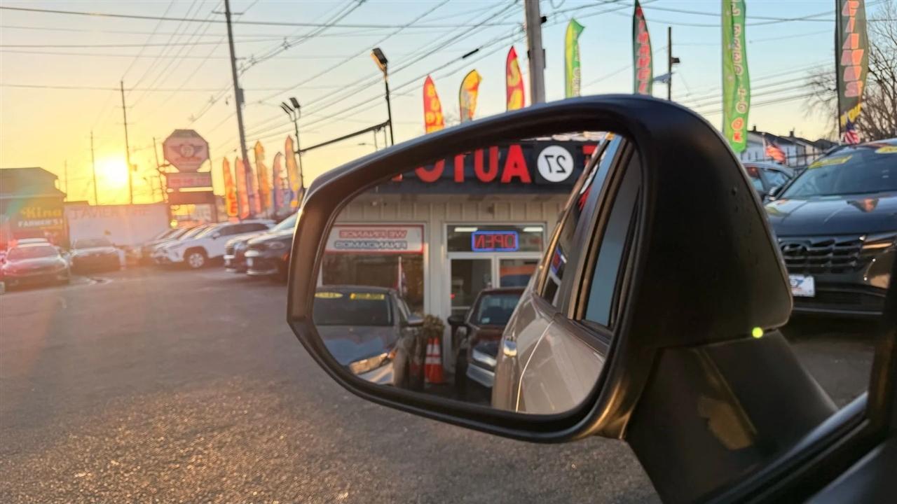 Toyota RAV4 XLE 2024