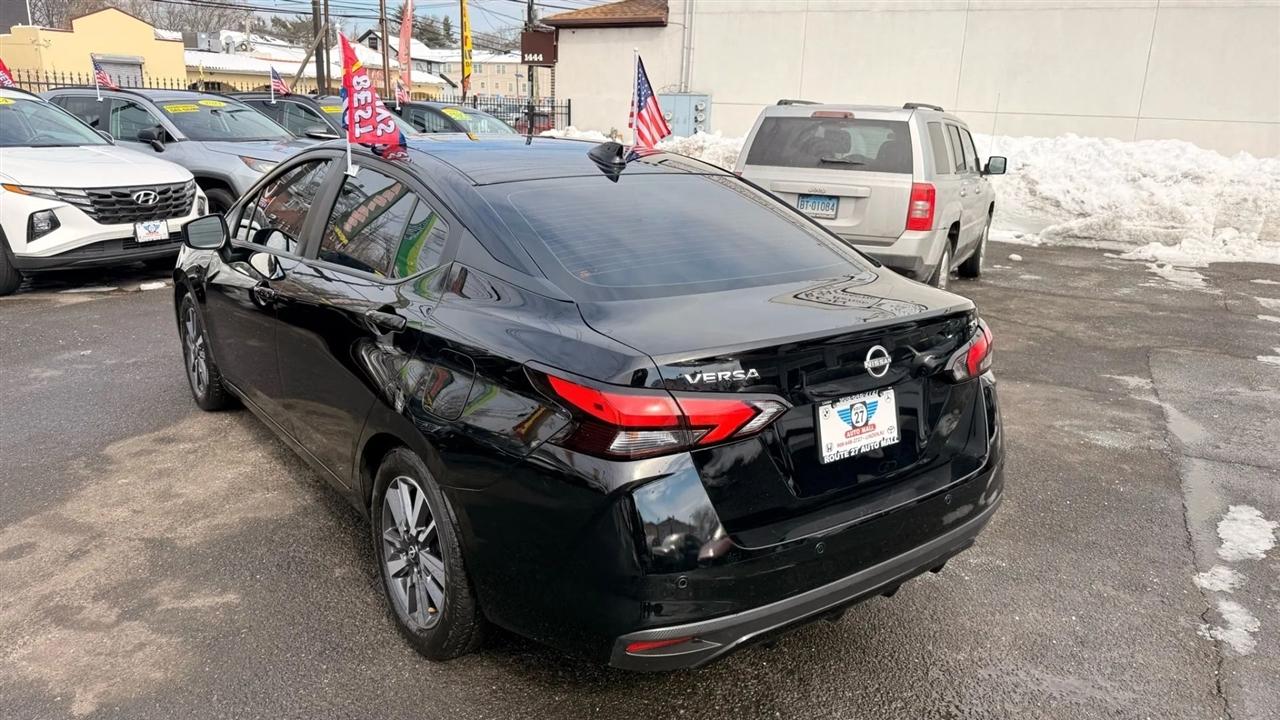 Nissan Versa SV 2023