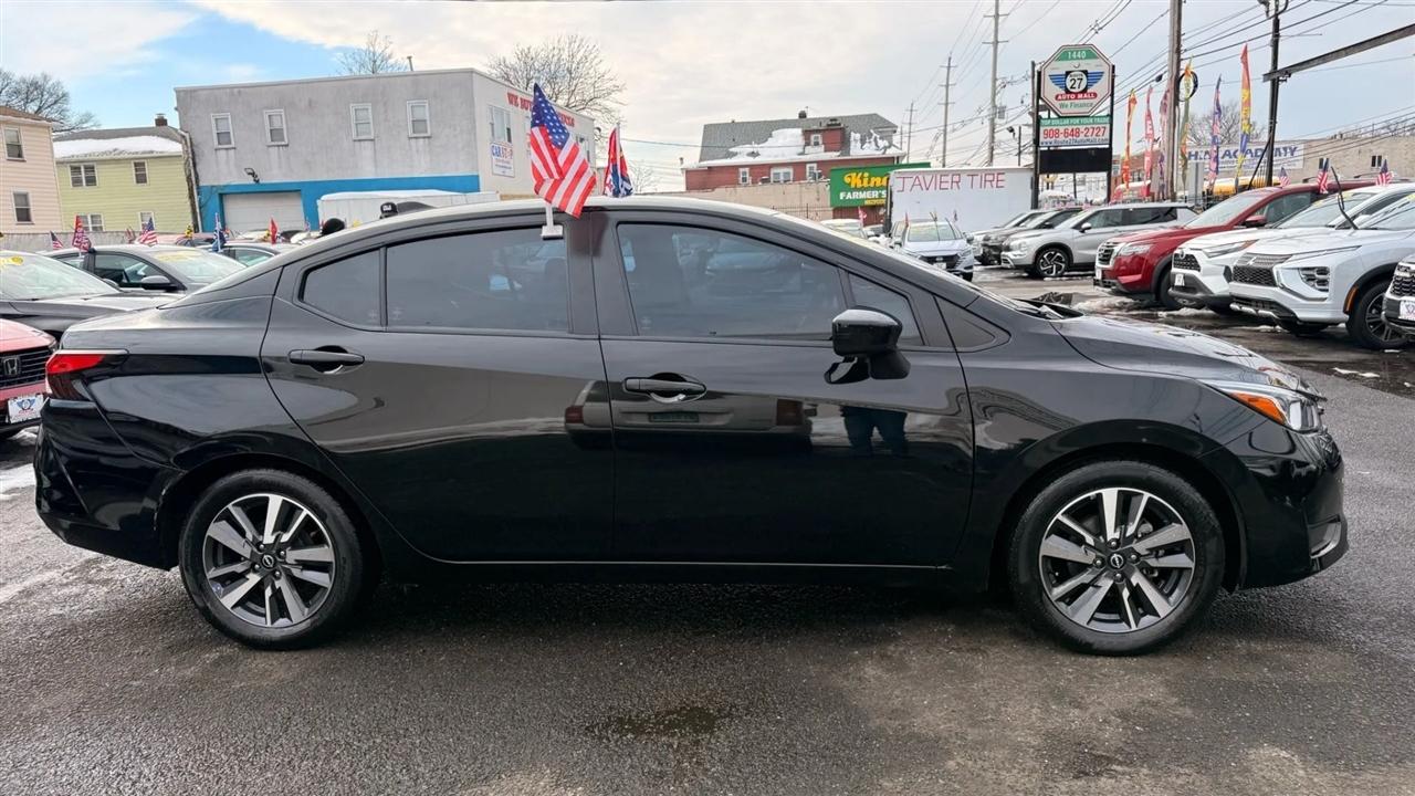 Nissan Versa SV 2023