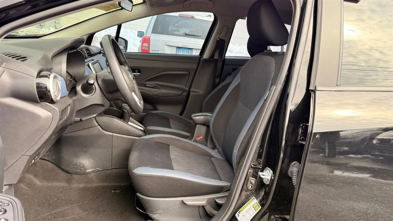 Nissan Versa SV 2023