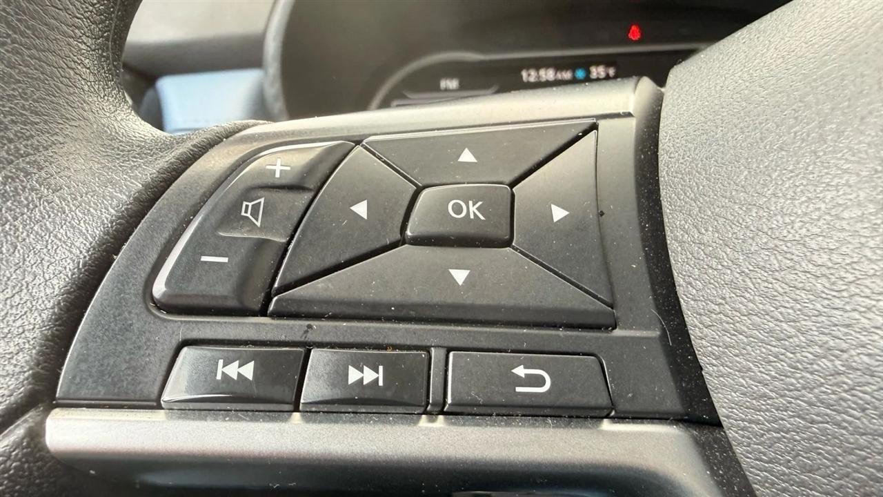 Nissan Versa SV 2023