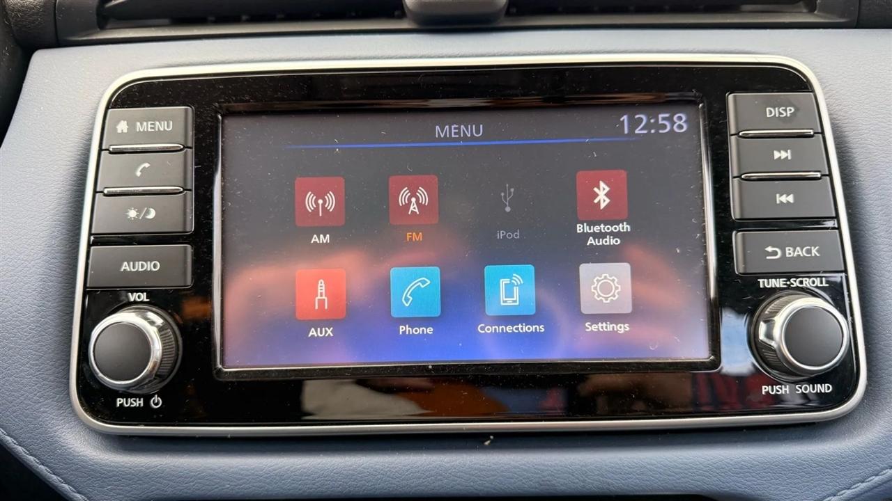 Nissan Versa SV 2023